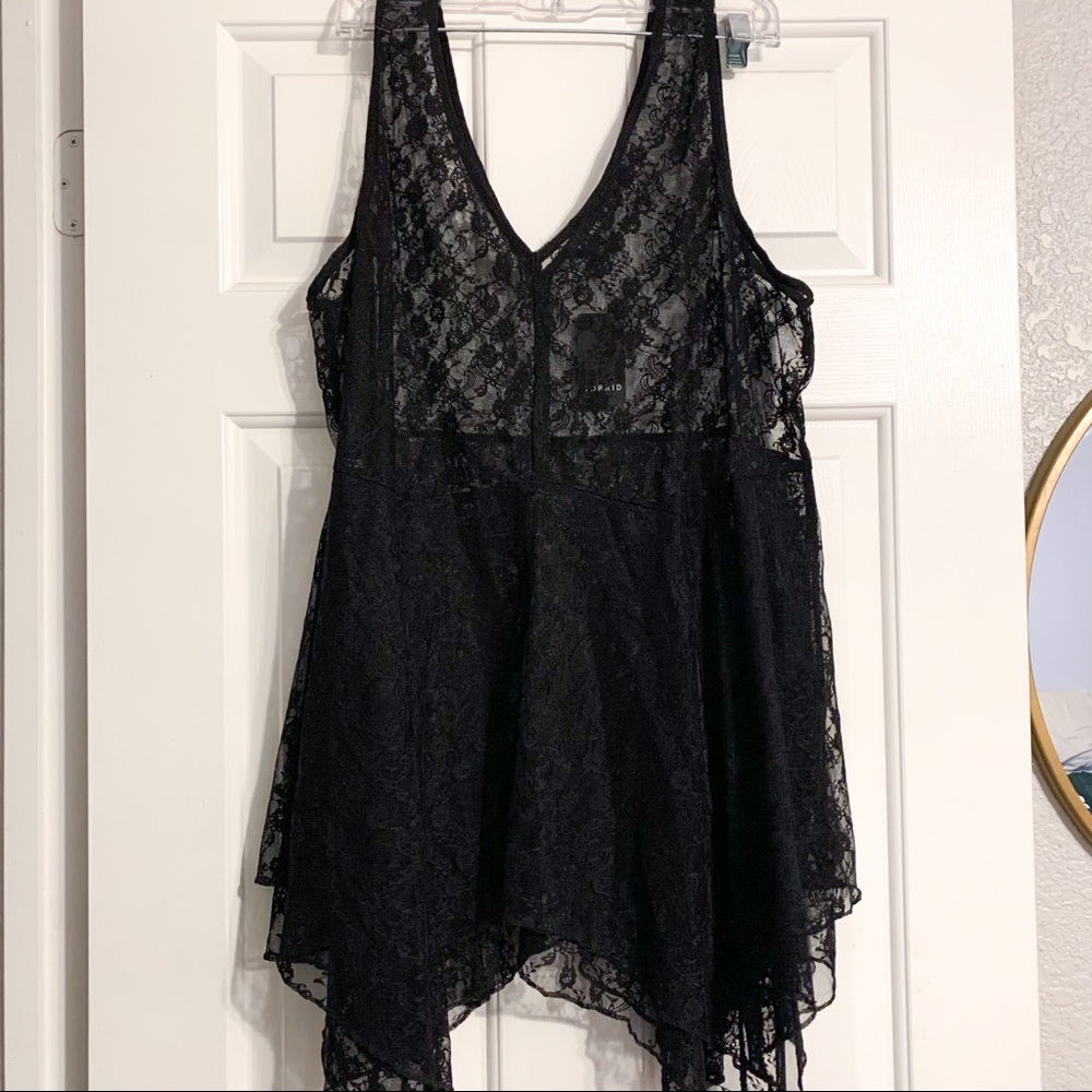 Torrid size3 NWT lace handkerchief babydoll tank